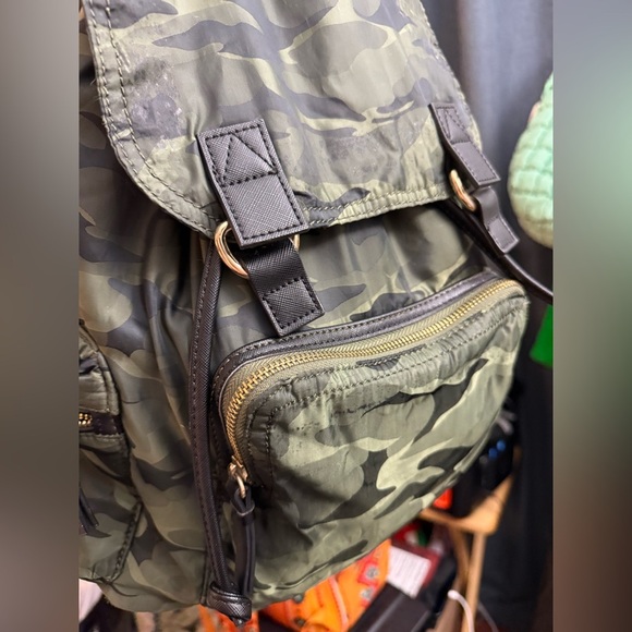 Vintage Forever 21 Green Camouflage Backpack main image 5